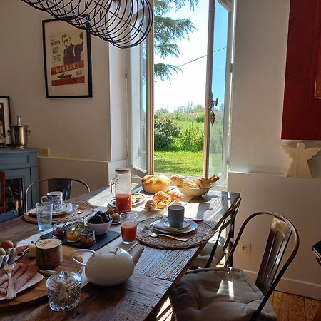 L' Embellie Sur Lot Bed & Breakfast Sainte-Livrade-sur-Lot Bagian luar foto